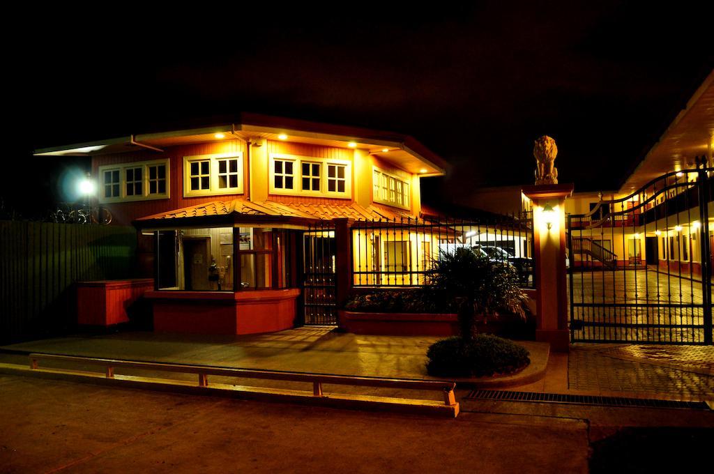 Prado Inn & Suites Сан-Хосе Екстер'єр фото